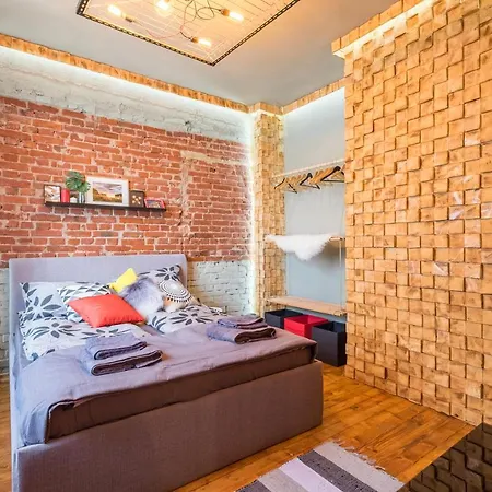 Wooden Castle - Top Center Apartment