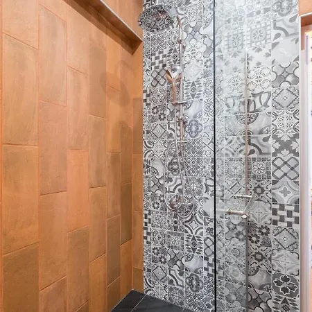 Wooden Castle - Top Center Apartment Sofia