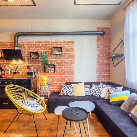 Wooden Castle - Top Center Apartment *